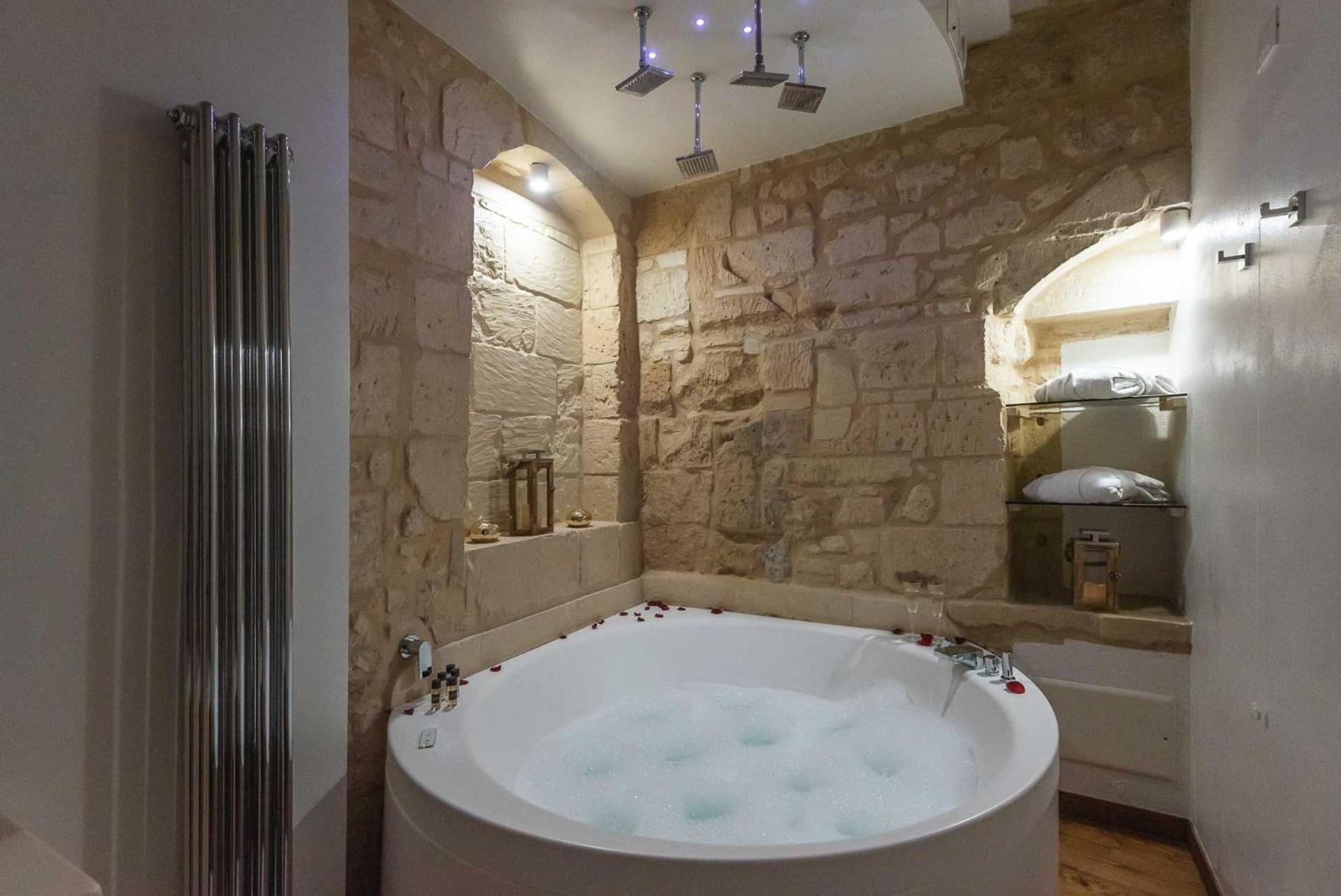 Le Nicchie Luxury Rooms Lecce Cameră foto