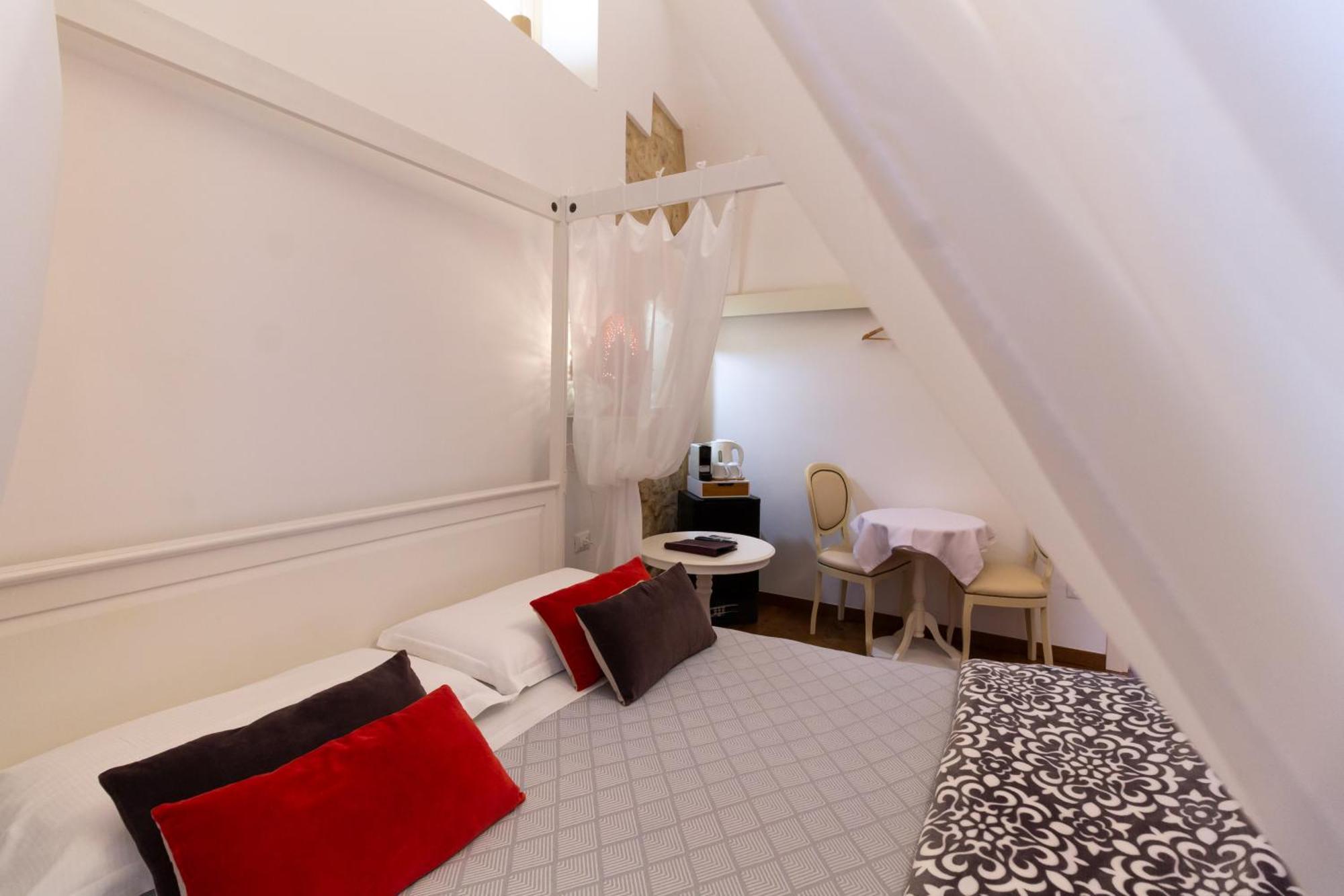 Le Nicchie Luxury Rooms Lecce Cameră foto
