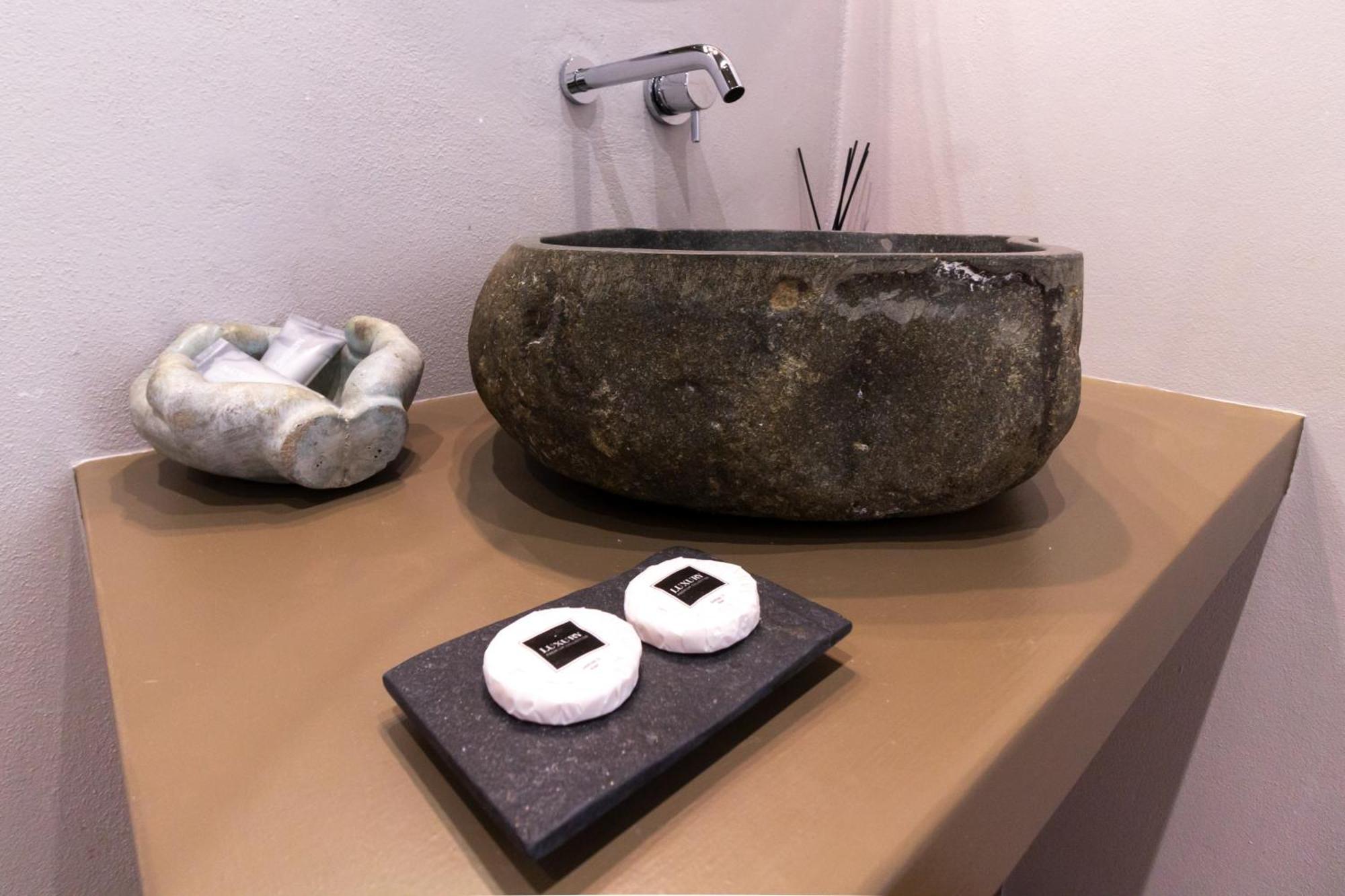 Le Nicchie Luxury Rooms Lecce Cameră foto