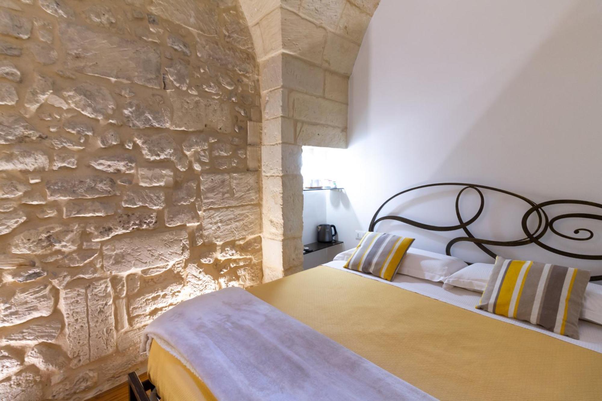 Le Nicchie Luxury Rooms Lecce Cameră foto