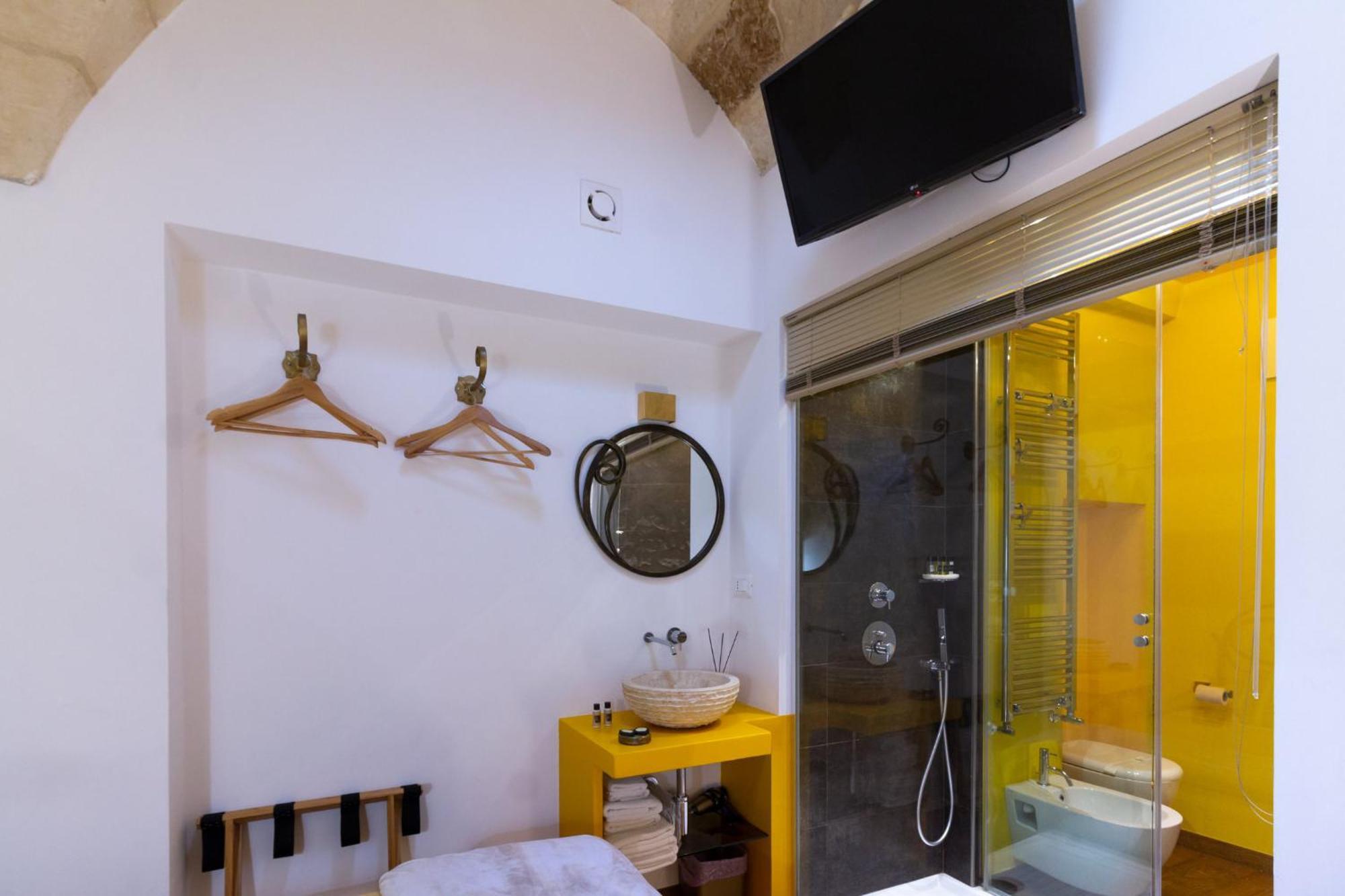 Le Nicchie Luxury Rooms Lecce Cameră foto